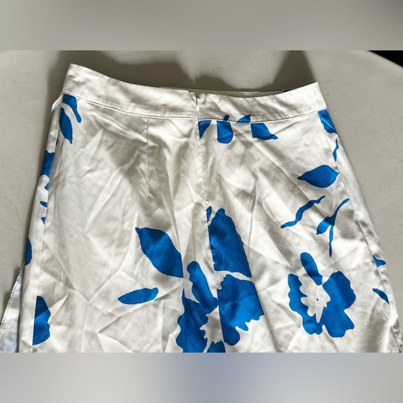 SHEIN Floral Blue and White Women's Skirt Size Small - Picture 6 of 14